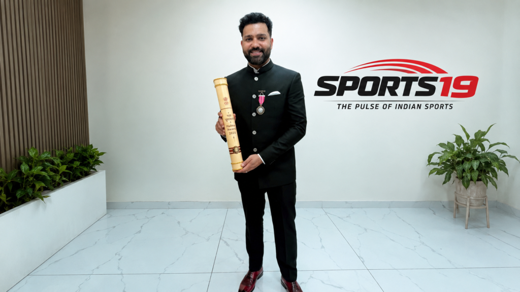 Rohit Sharma poses with his Padma Shri award during the official honour ceremony.